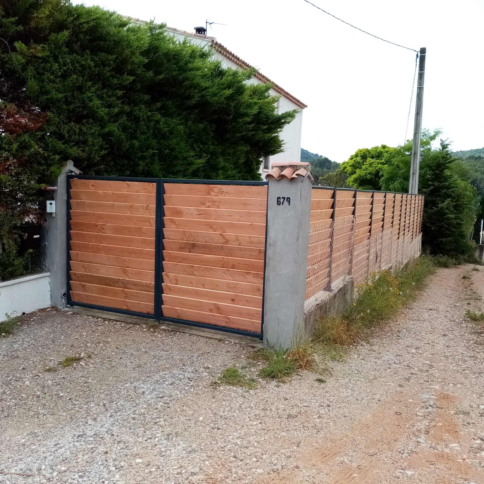 portail bois métal